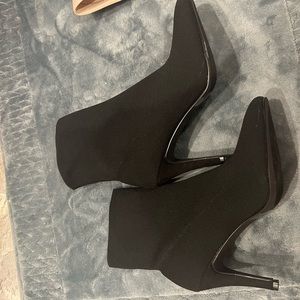 Short Black heel boots